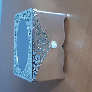 Jewelry box